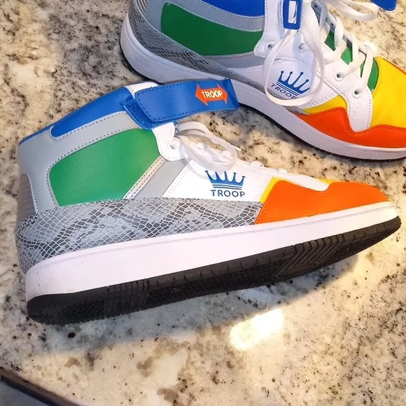 Troop - Picture 2 of 8